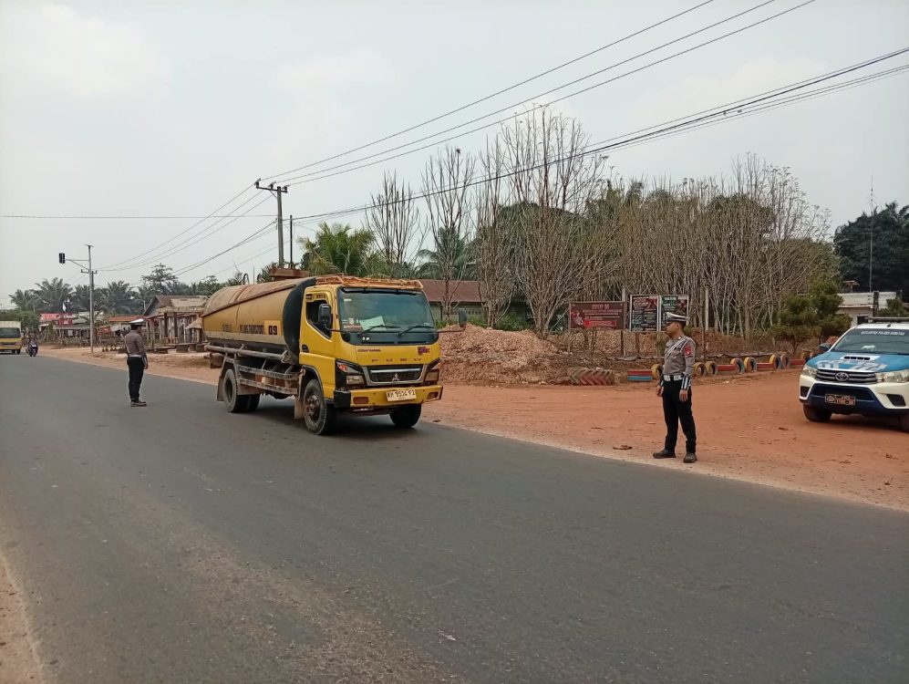 Cegah Kecelakaan dan Pelanggaran, Satlantas Seruyan Patroli di Jalan Jenderal Sudirman