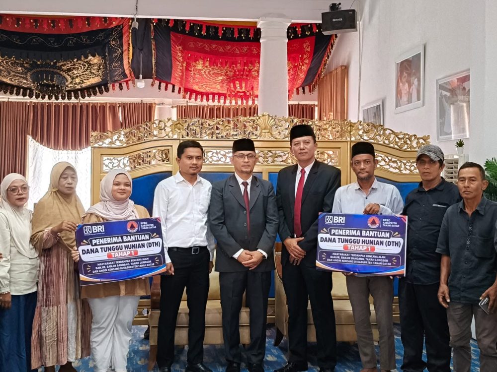 : Kepedulian dan kehadiran Pemerintah Kabupaten Tanah Datar bagi masyarakat terdampak bencana terus diwujudkan sejak awal penanganan hingga masa pemulihan. (foto: MC Tanah Datar)