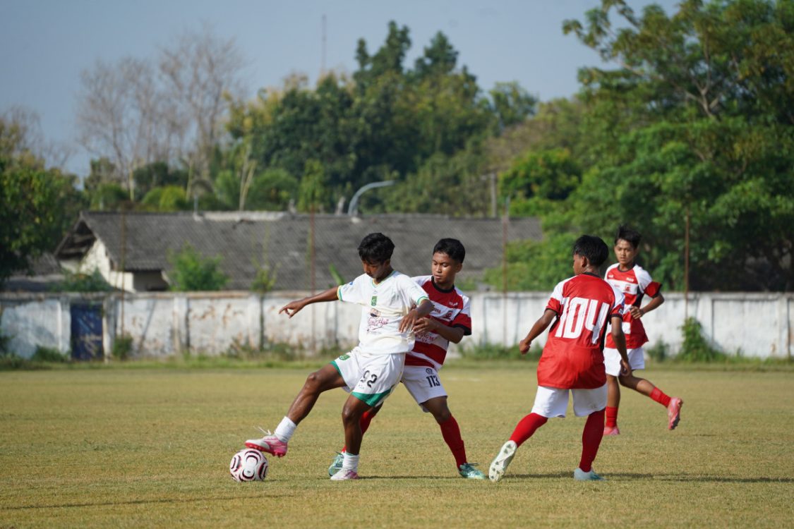 Dean dan Darrel Bawa Persebaya U-16 Menang Telak di Kandang Madura United