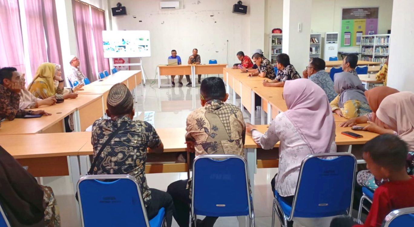 : Sosialisasi tata cara pendaftaran Gorontalo Half Marathon (GoHM) 2026 di Dinas Arpus, Jumat (2/10/2026). (foto: PPID)