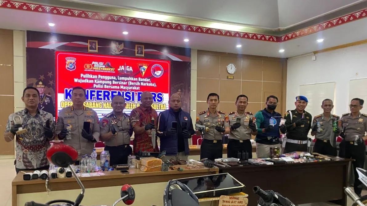 Gerebek Kampung Narkoba di Kendari, Polisi Amankan 11 Orang dan Sita 113 Alat Isap