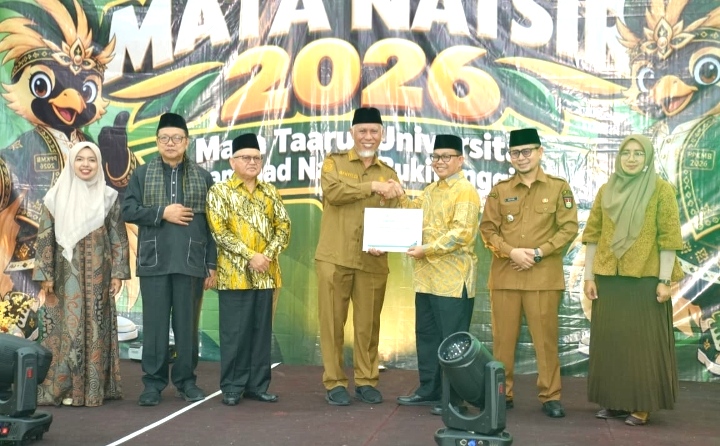 : Gubernur Sumbar menghadiri pembukaan Mata Natsir 2026 dan Masa Ta’aruf UMN Bukittinggi di Aula Perpustakaan Proklamator Bung Hatta. (foto: MC Sumbar)