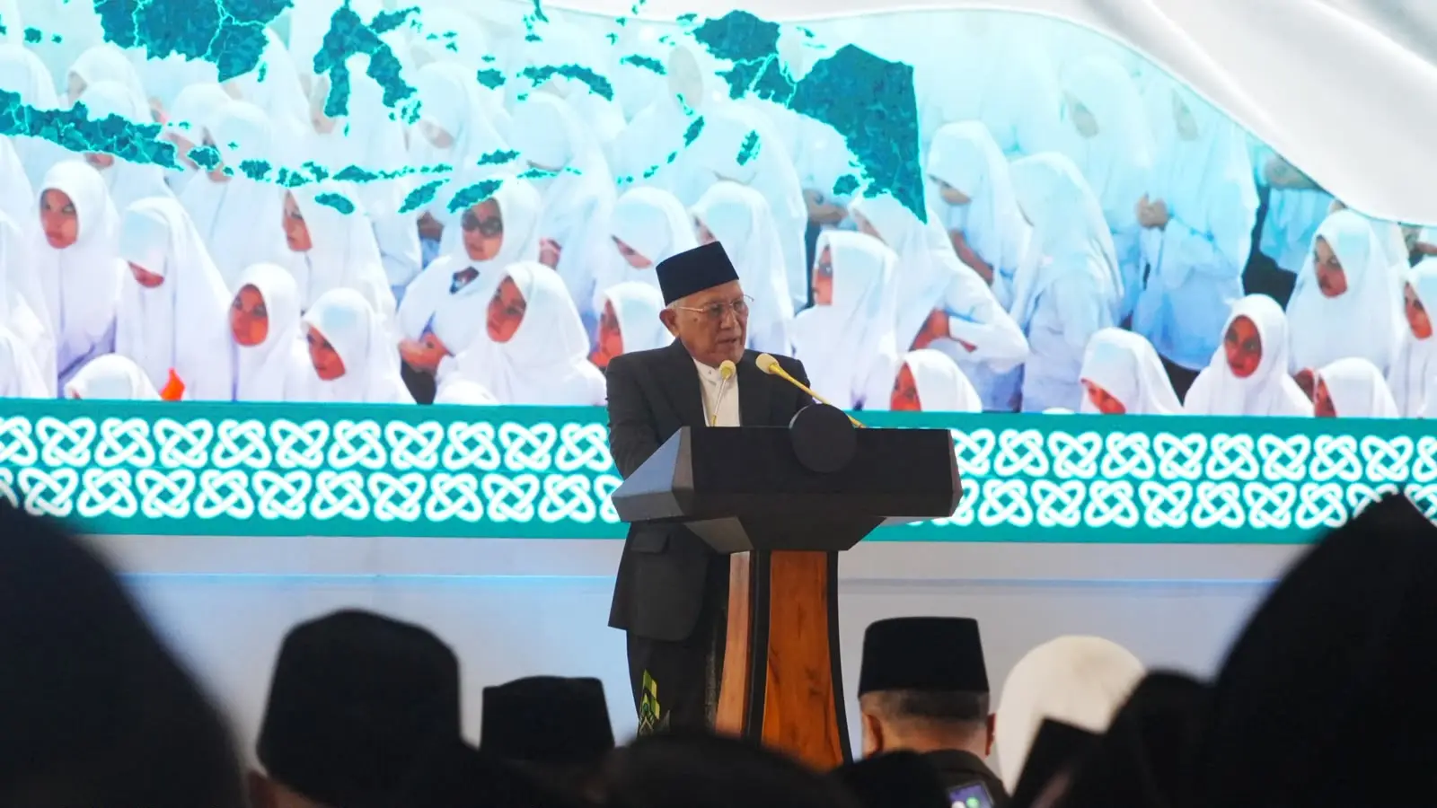 Gus Kikin Ajak Santri untuk Hadir Menjawab Persoalan Rakyat
