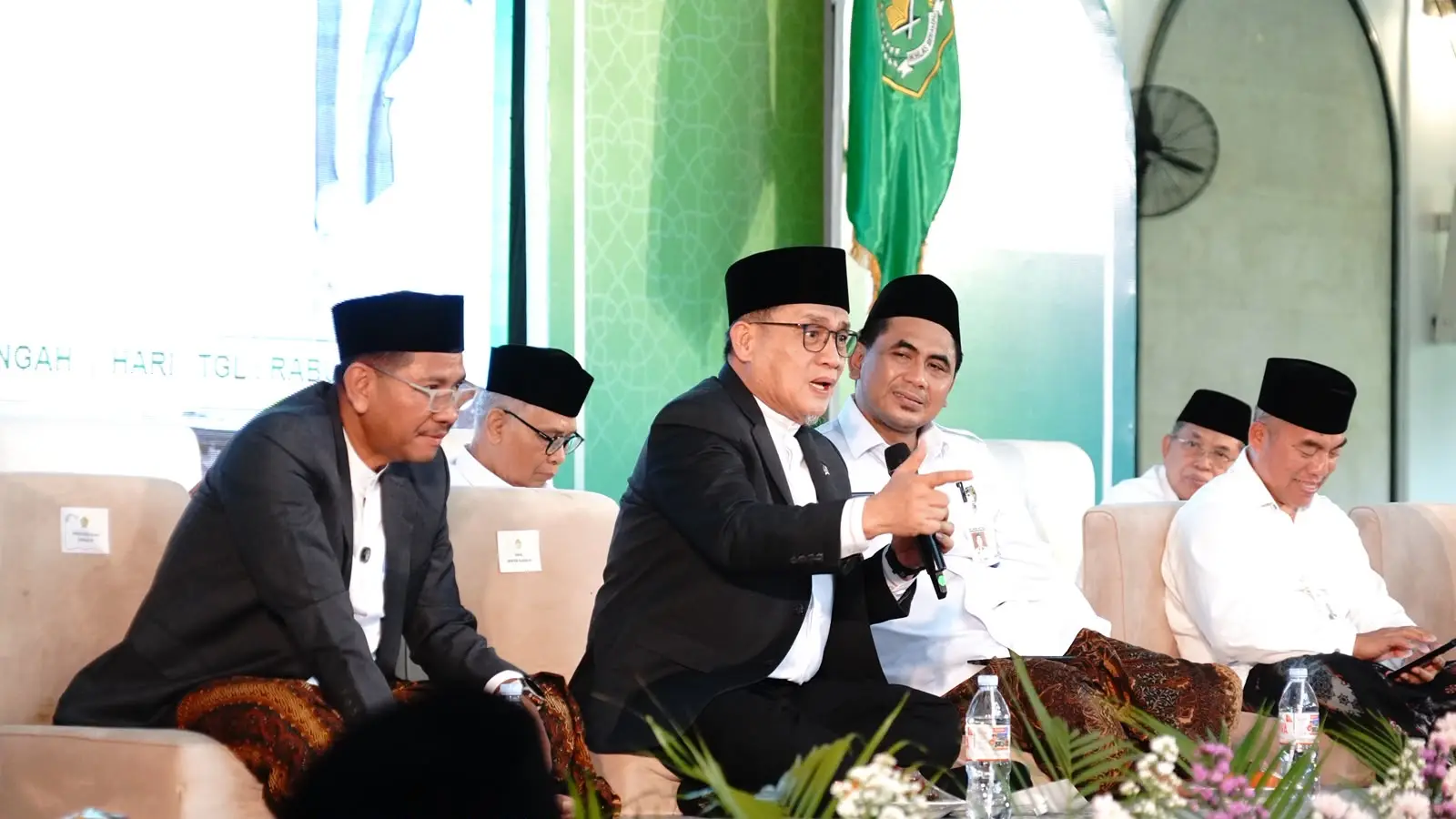 Hadiri Nikah Akbar di Semarang, Wamenag Ungkap Langkah Kemenag Bendung LGBTQ