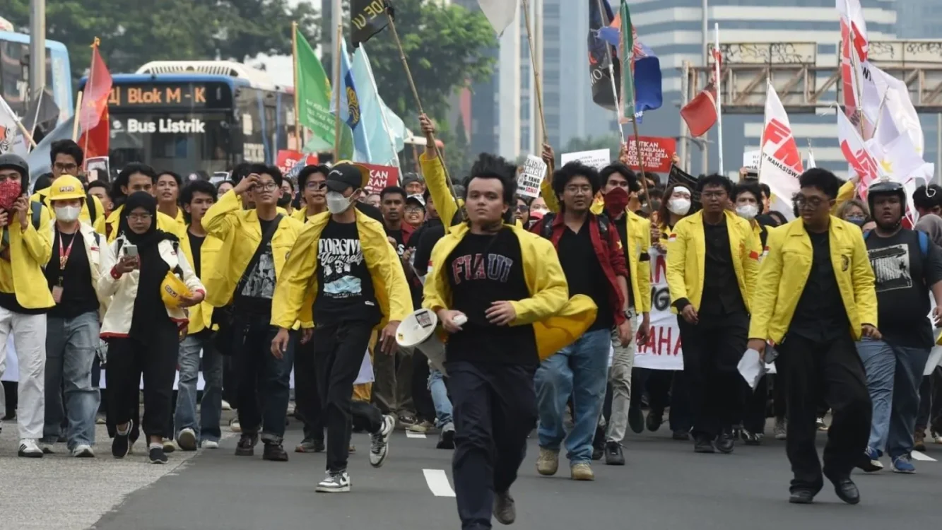 Penekanan pada keseimbangan antara penghormatan hak masyarakat untuk menyampaikan pendapat dan tanggung jawab kepolisian menjaga ketertiban melalui pendekatan humanis