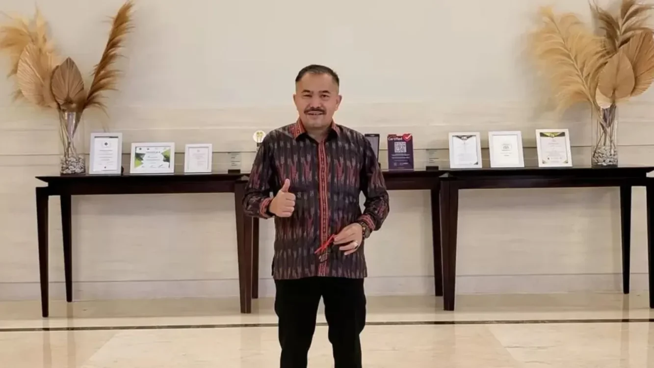 Kamaruddin Simanjuntak merupakan pengacara yang namanya dikenal luas masyarakat Indonesia