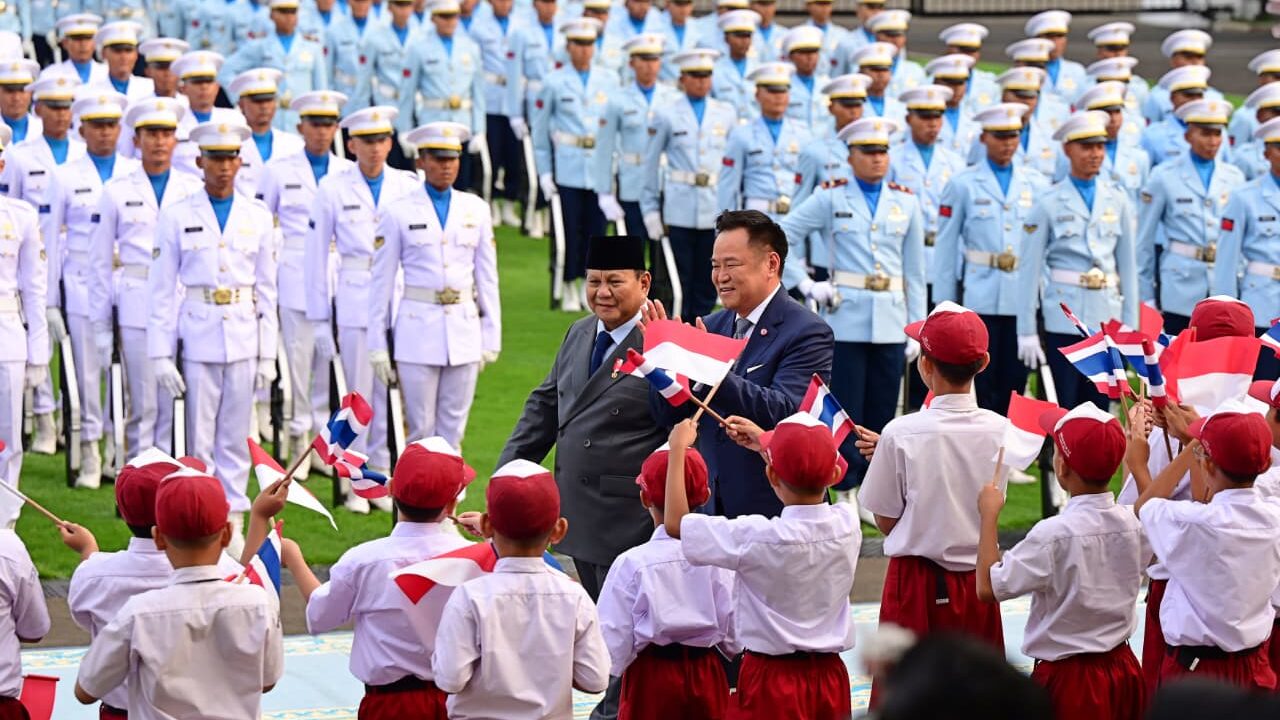 : Presiden Republik Indonesia, Prabowo Subianto, secara resmi menyambut Perdana Menteri (PM) Kerajaan Tailan, Anutin Charnvirakul, dalam kunjungan resmi di Istana Merdeka, Jakarta, pada Senin (3/8/2026). (Foto: BPMI Setpres/Muchlis Jr)