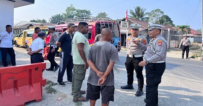 Jaga Kelancaran Lalu Lintas, Satlantas Seram Bagian Barat Tertibkan Taksi Gelap di Terminal Piru