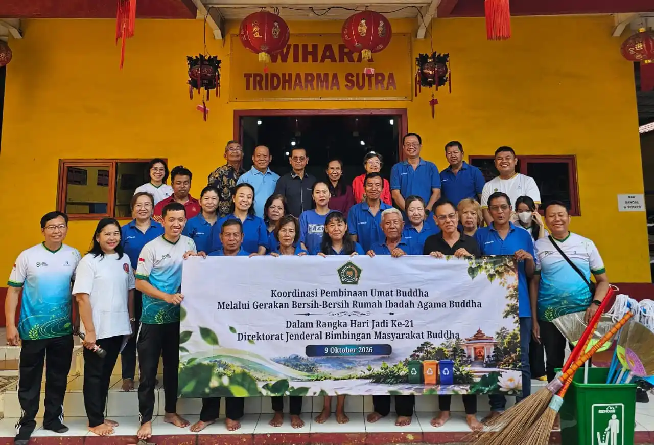 Jelang HUT ke-21, Ditjen Bimas Buddha Gelar Aksi Bersih Rumah Ibadah