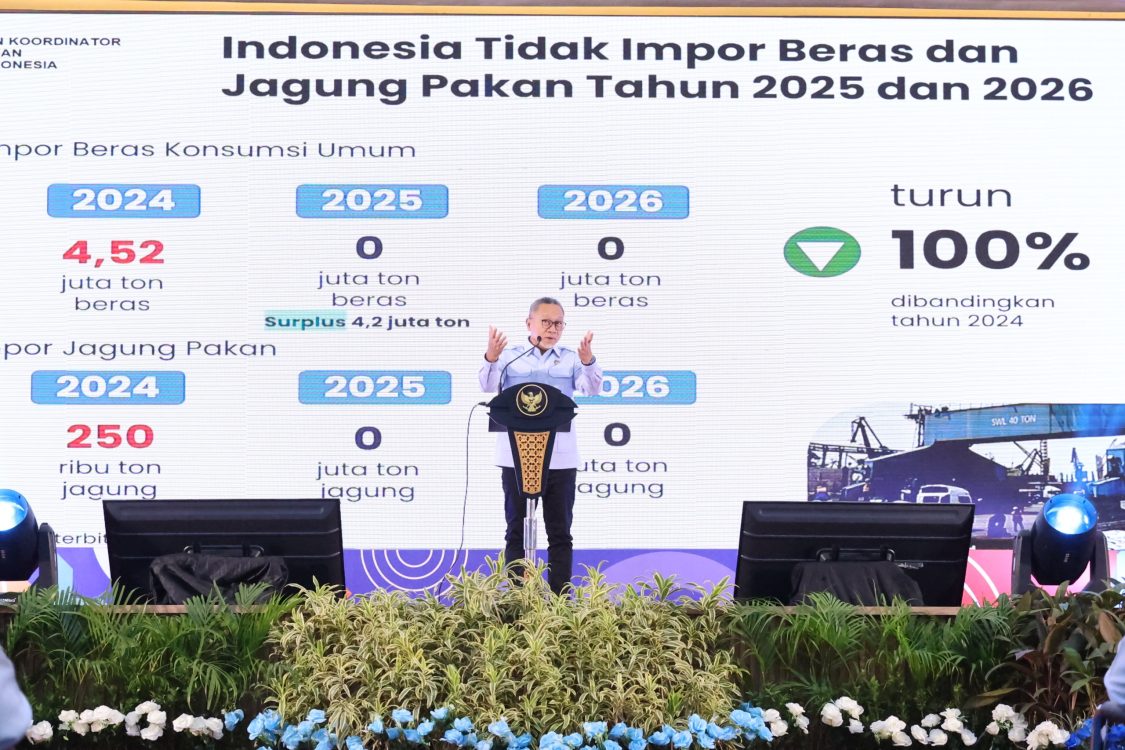 : Menteri Koordinator Bidang Pangan Zulkifli Hasan hadir pada Seminar Nasional Koperasi Desa/Kelurahan Merah Putih (KDKMP) Provinsi Sulawesi Selatan di Makassar, Selasa (4/8/2026). (Foto: Kemenko Pangan)