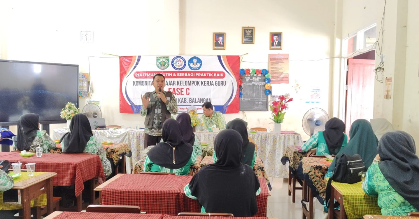 : Komunitas Belajar Kelompok Kerja Guru (KKG) Fase C Kecamatan Paringin, Kabupaten Balangan memperkenalkan inovasi CAKAR BIDAWANG dalam pertemuan rutin sekaligus kegiatan berbagi praktik baik yang digelar di SD Negeri Mangkayahu, Kecamatan Paringin, Kamis (8/10/2026). - Foto: Mc.Balangan