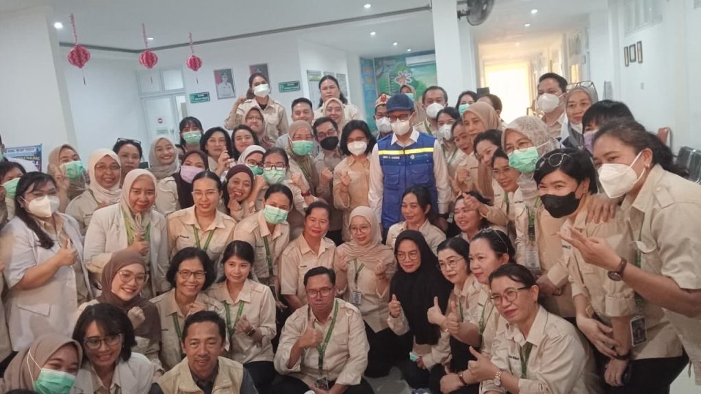 Kunjungan Kerja ke Palangka Raya, Menkes Pastikan Kesiapan Fasilitas Kesehatan Hadapi Kabut Asap