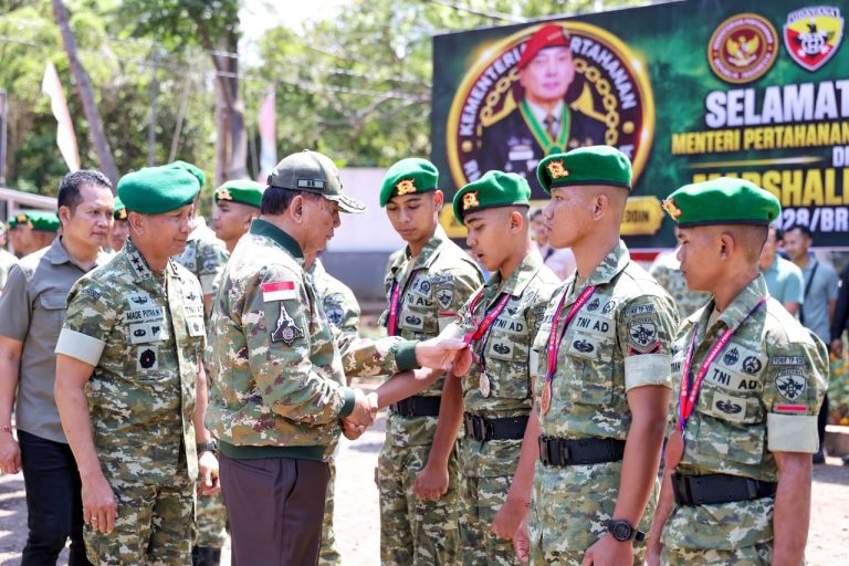 Kunker ke Jembrana Bali, Menhan Sjafrie Tinjau Yonif TP 928/Brata Sena Yudha