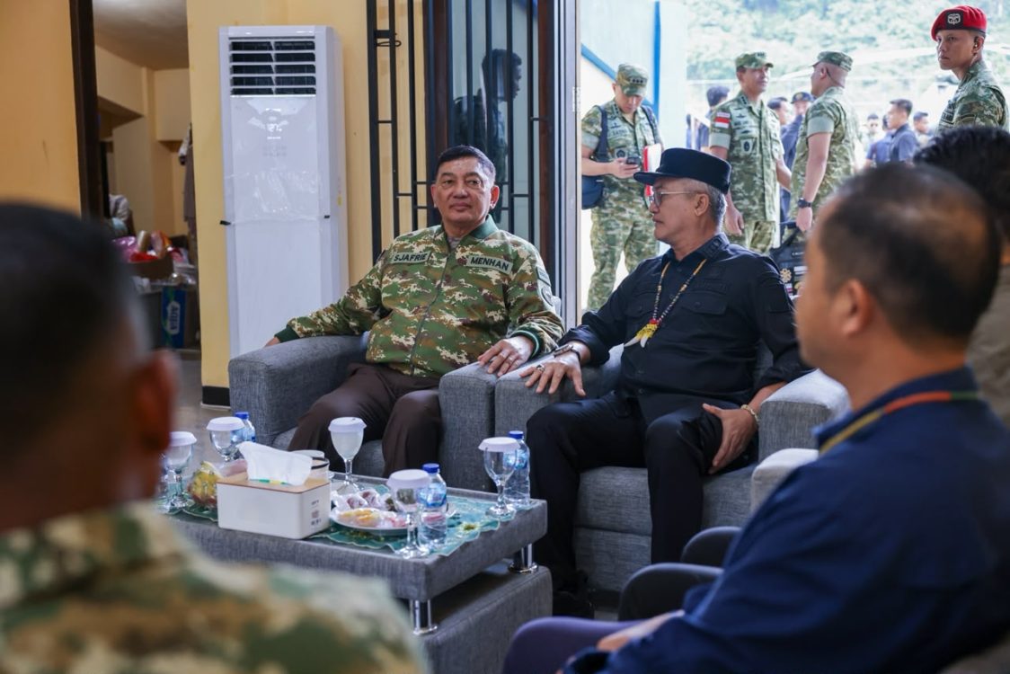 Kunker ke Malinau, Menhan Sjafrie Tinjau Yonif TP 921/Alang Impang dan Tegaskan Peran Prajurit di Perbatasan
