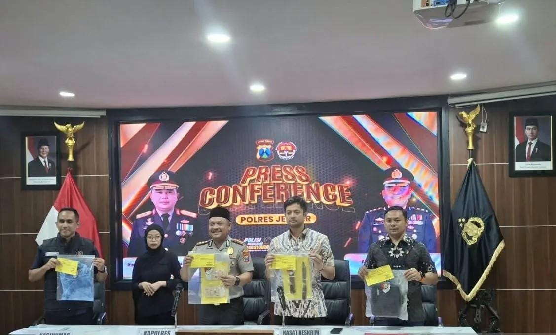 Kurang dari 24 Jam, Polres Jember Tangkap Dua Pelaku Perampokan Toko Emas