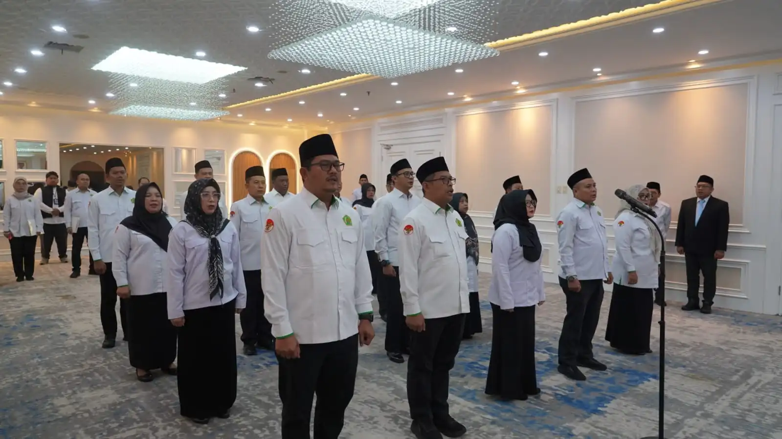 Lantik 19 Pejabat Ditjen Pesantren, Sekjen Kemenag Tekankan Pemahaman Ekosistem
