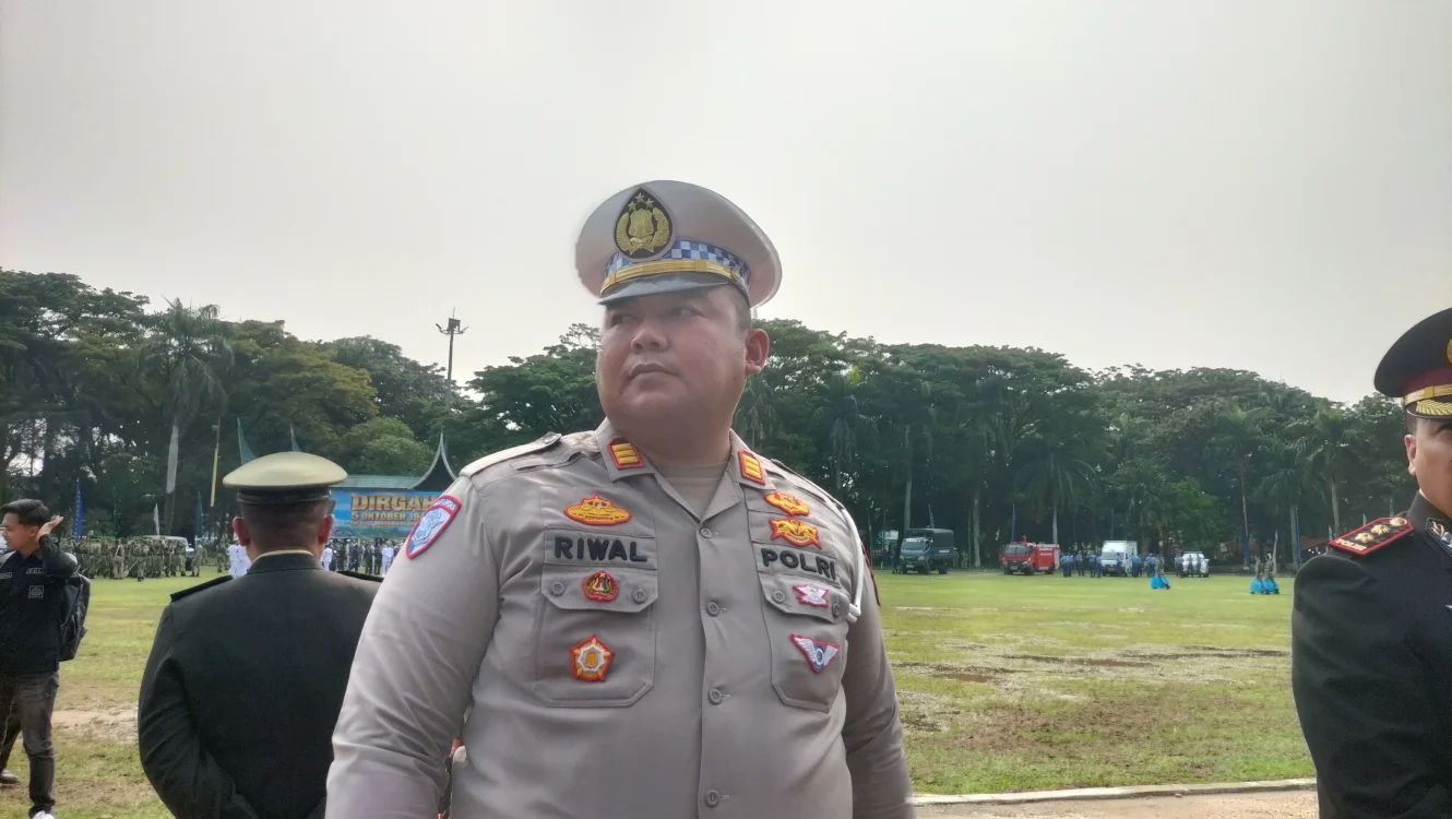 Lewat Jumat Berbagi, Satlantas Padang Ajak Masyarakat Tertib Berlalu Lintas