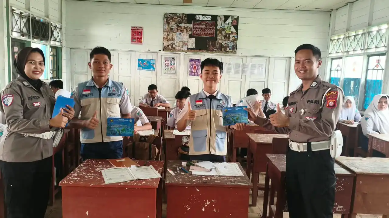 Lewat Police Goes to School, Satlantas Polres Murung Raya Edukasi Keselamatan Berlalu Lintas ke Siswa SMP