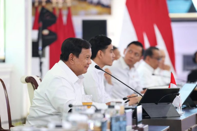 Menhan Sjafrie Hadiri Sidang Kabinet Paripurna Dua Tahun Pemerintahan Presiden Prabowo-Gibran