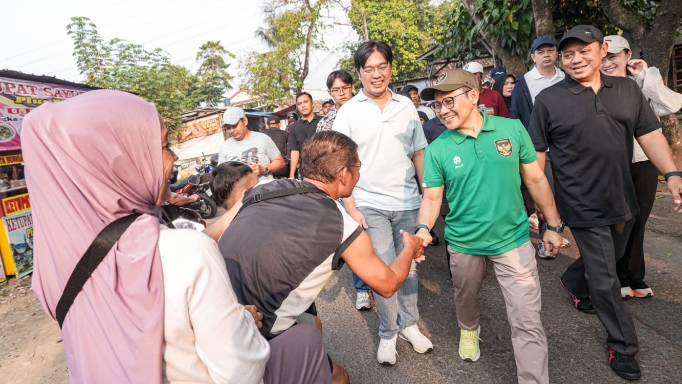 : Menko Pemberdayaan Masyarakat A. Muhaimin Iskandar saat menghadiri kegiatan 1001 Pasar Rakyat di Perumahan Vida, Bekasi, Jawa Barat pada Minggu (4/10/2026) mengatakan Pasar rakyat tidak hanya dipandang sebagai tempat transaksi atau kegiatan ekonomi sementara, tetapi dapat menjadi titik temu antara UMKM dan konsumen yang kemudian berkembang menjadi ekosistem ekonomi di dalam kawasan. Foto: Kemenko Pemberdayaan Masyarakat