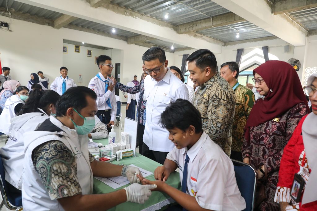 Menko PMK Dorong Deteksi Dini Penyakit melalui CKG di Sekolah