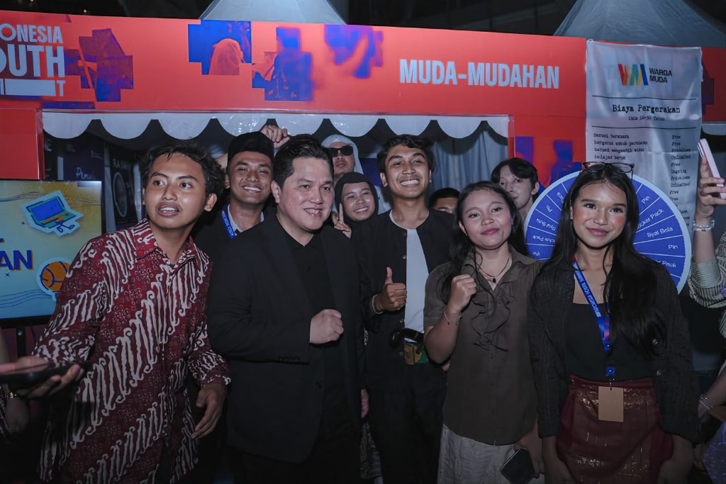 Menpora Erick Kunjungi Booth Komunitas Pemuda di Indonesia Youth Summit 2026