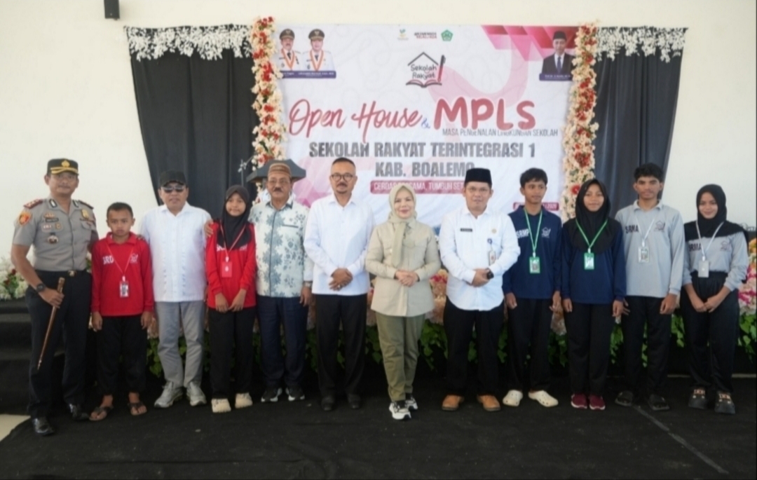 : Sejumlah pejabat yang berkunjung di SRI Boalemo. (foto PPID)