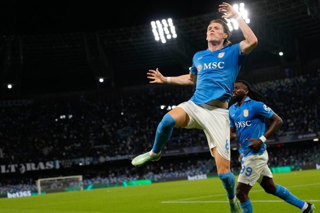 Napoli Raih Kemenangan Pertama di Liga Champions Kalahkan Bodo/Glimit 4-3