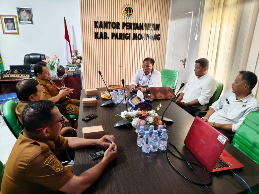 : Pemkab Parigi Moutong melalui Dinas Kominfo dan Bapenda resmi menandatangani Perjanjian Kerja Sama dengan Kantor Pertanahan setempat guna mengintegrasikan layanan publik berbasis digital di Parigi Moutong, Selasa (6/10/2026).
