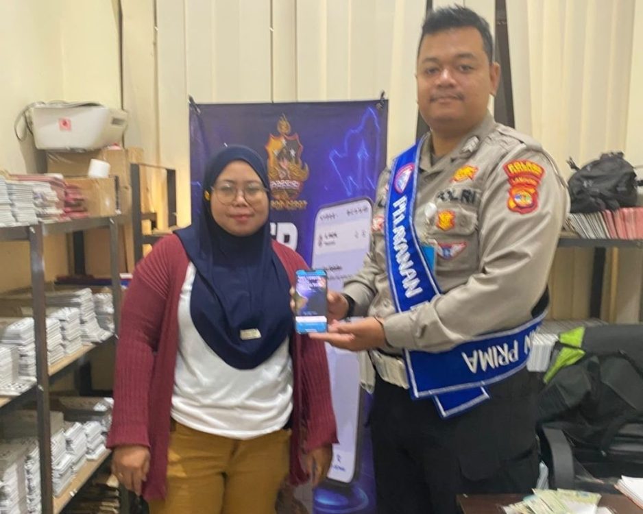 Pelayanan Makin Mudah, Satlantas Pesawaran Sosialisasikan Aplikasi Siger di Kantor Samsat
