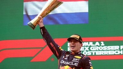 Pembalap Red Bull Max Verstappen Kemenangan Pertama di GP Bahrain
