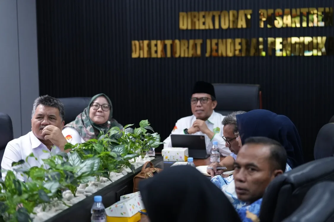 Pemerintah Matangkan Persiapan Program Pesantren Bebas TB