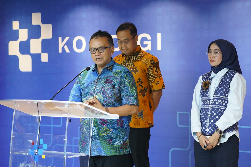 : Direktur Strategi dan Kebijakan Infrastruktur Digital Kemkomdigi, Denny Setiawan menyatakan pihaknya menemukan bahwa masih terdapat paket-paket non-roll over yang perlindungannya baru diberikan dalam bentuk notifikasi atau peringatan kepada pelanggan. Hal itu dikatakan dalam keterangan pers di Jakarta, Sabtu (3/10/2026). (Foto: Amiri Yandi/InfoPublik/KPM Kemkomdigi)