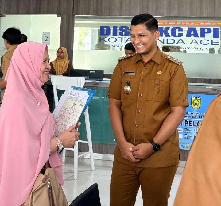 : Wakil Wali Kota Banda Aceh Afdhal Khalilullah meninjau langsung pelayanan administrasi kependudukan (Adminduk) di Dinas Kependudukan dan Pencatatan Sipil (Disdukcapil) Kota Banda Aceh, Senin (28/9/2026).