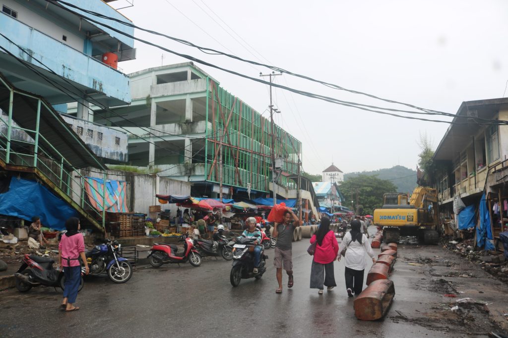 Pemko Padang Tata Pasar Raya, Pedagang Jalan Sandang Pangan Direlokasi ke Basement