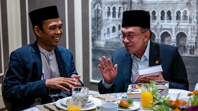 Perdana Menteri Malaysia Anwar Terima Kunjungan Penceramah RI Ustaz Abdyul Somad