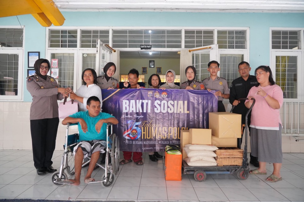 Peringati HUT ke-75 Humas Polri, Bidhumas Polda DIY Gelar Bakti Sosial di Panti Asuhan Yayasan Sayap Ibu 2