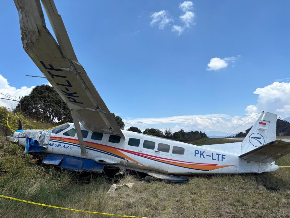 Pesawat Asian One Air Keluar Landasan di Papua Tengah, Seluruh Awak dan Penumpang Selamat