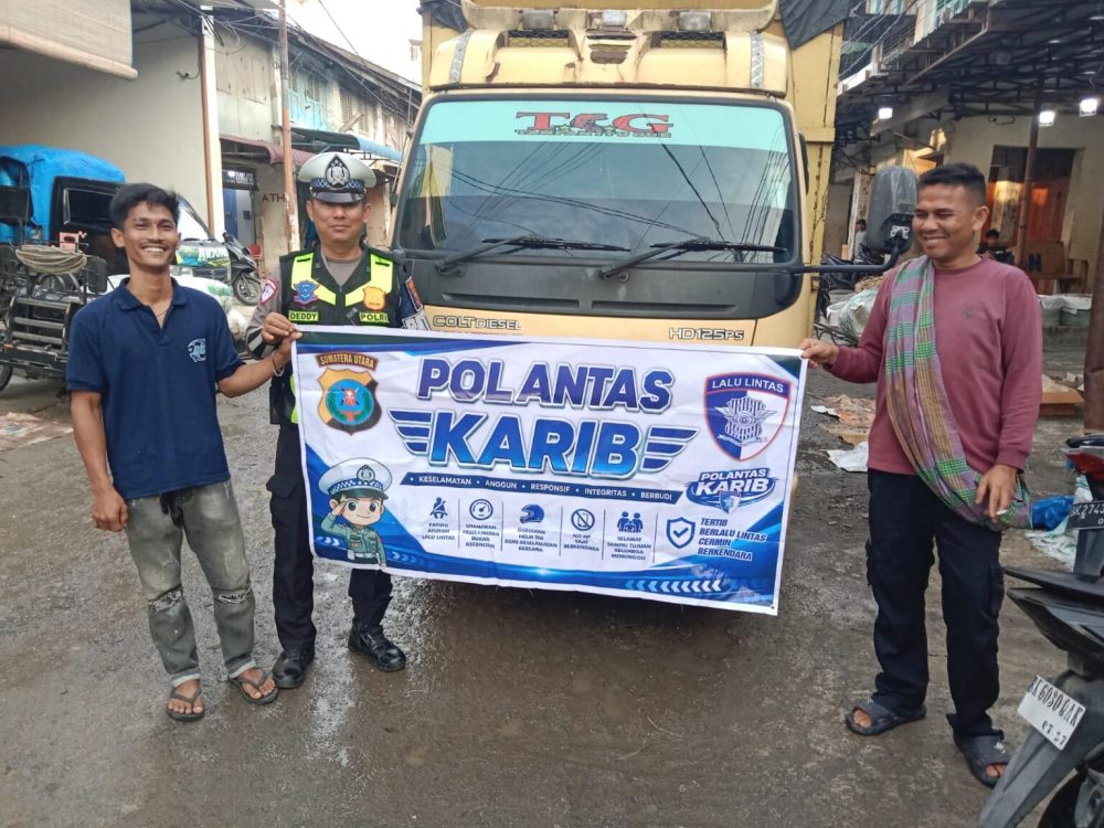 Polantas KARIB Satlantas Tanjungbalai Sambangi Sopir Angkutan Barang, Ingatkan Tertib Berlalu Lintas