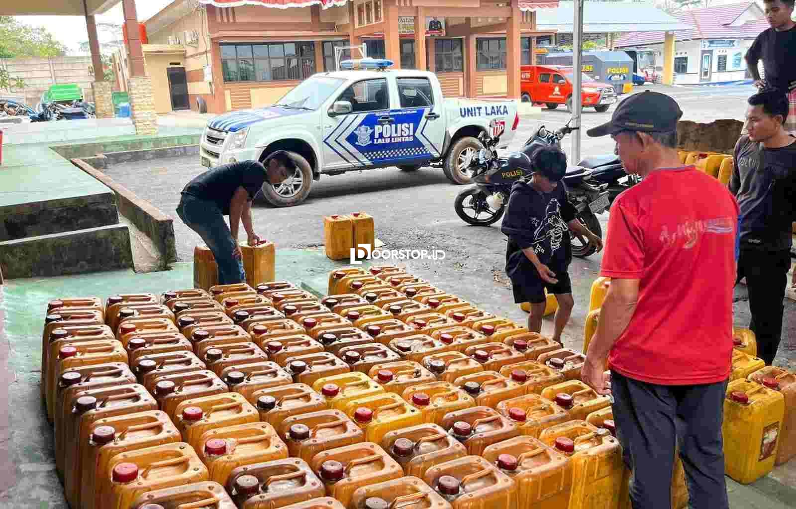 Polisi Bongkar Penimbunan BBM Subsidi di Basel, 3.040 Liter Diamankan