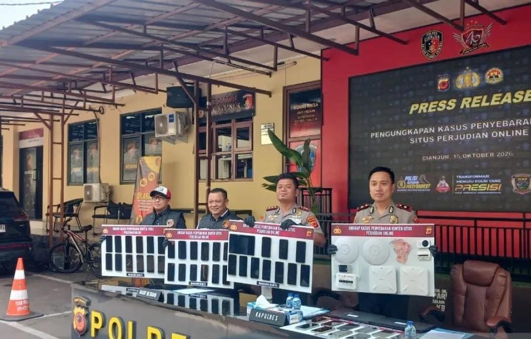 Polres Cianjur Bongkar Markas Judi Online di Vila, 9 Operator Ditangkap