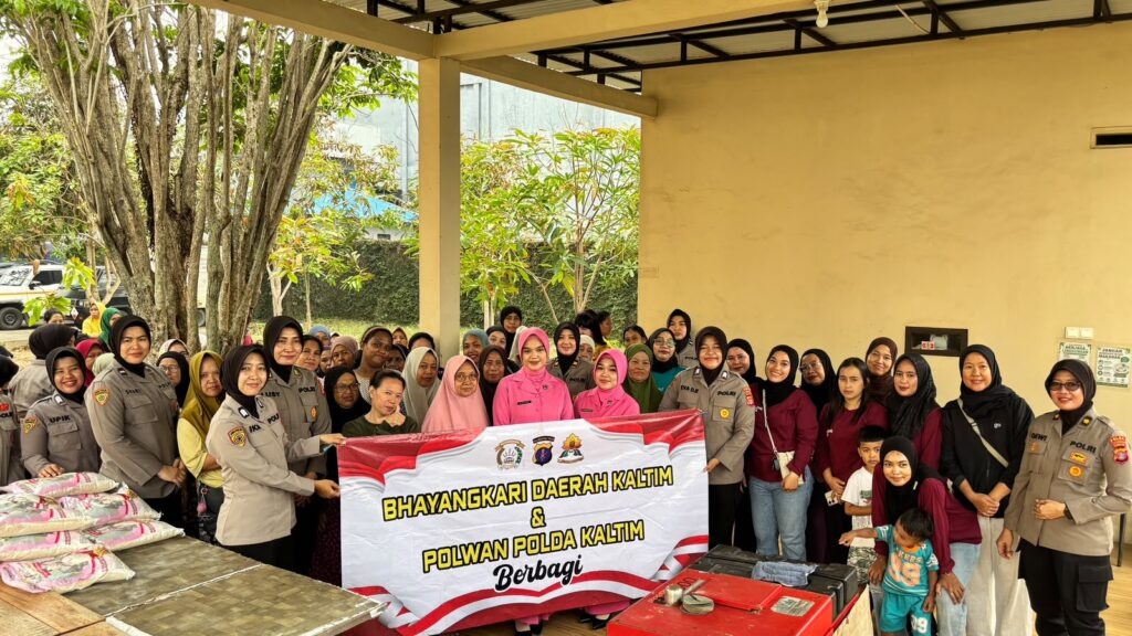 Polwan dan Bhayangkari Polda Kaltim Salurkan Bantuan Untuk Warga Balikpapan Selatan