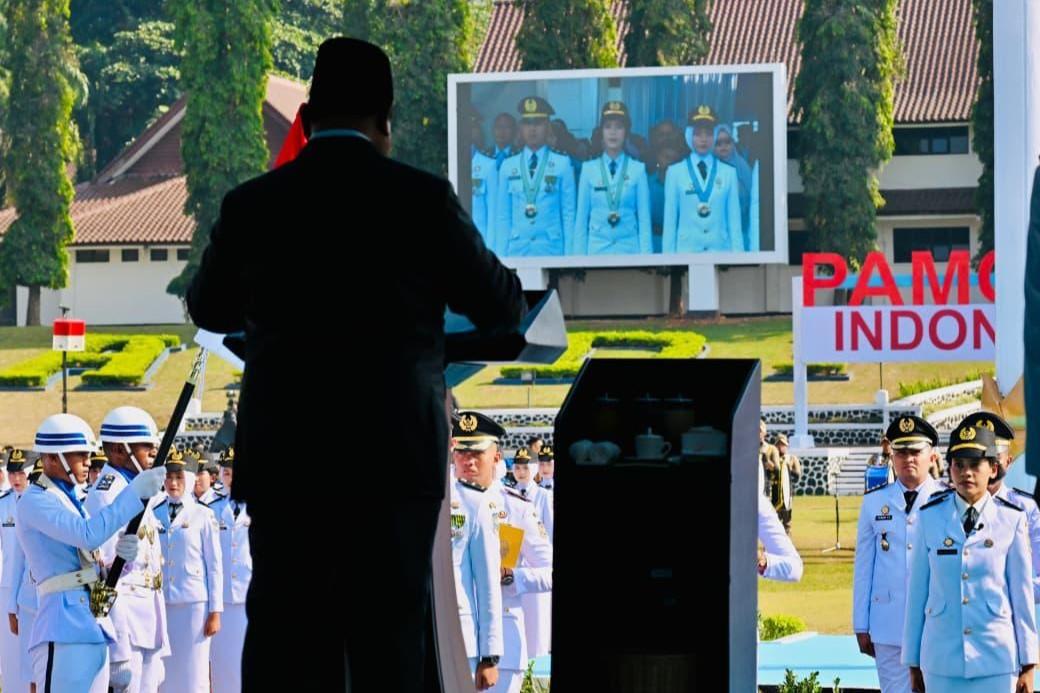 : Presiden Prabowo Subianto saat memberikan amanat pada Upacara Pelantikan PPM Angkatan XXXIII IPDN di Kampus IPDN Jatinangor, Kabupaten Sumedang, Provinsi Jawa Barat, Rabu (29/7/2026). BPMI Setpres