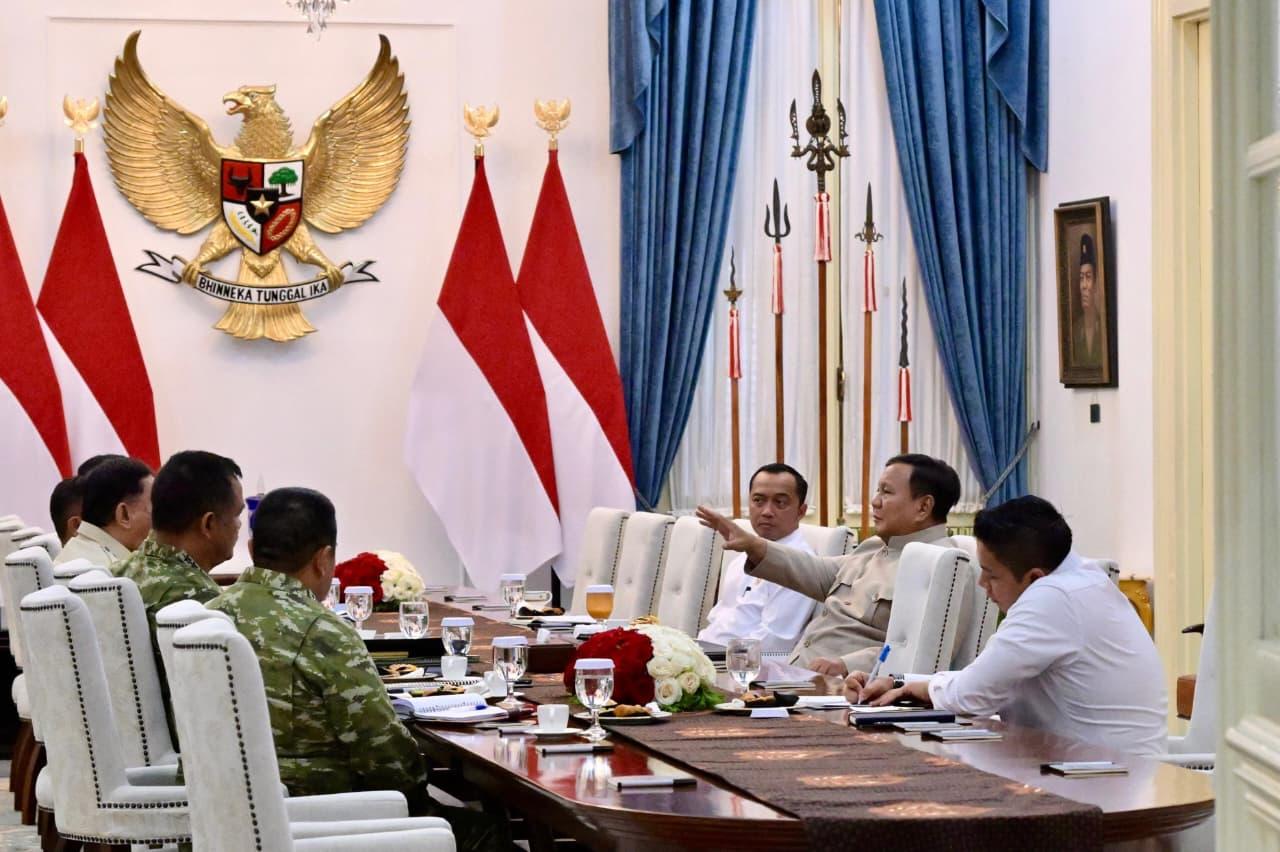 : Presiden Republik Indonesia (RI), Prabowo Subianto, menerima Panglima TNI Jenderal Agus Subiyanto di Istana Merdeka, Jakarta, Kamis (6/8/2026). BPMI Setpres