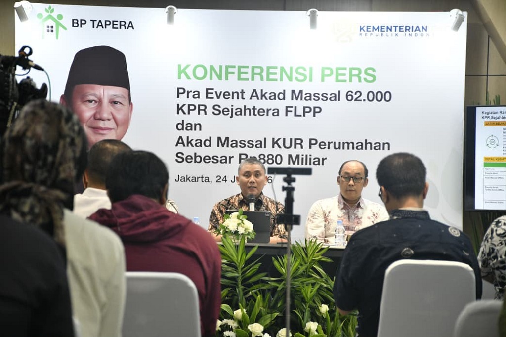 : Komisioner BP Tapera Heru Pudyo Nugroho melakukan konfernsi pers kedatangan Presiden RI datang di Kabupaten Batang.