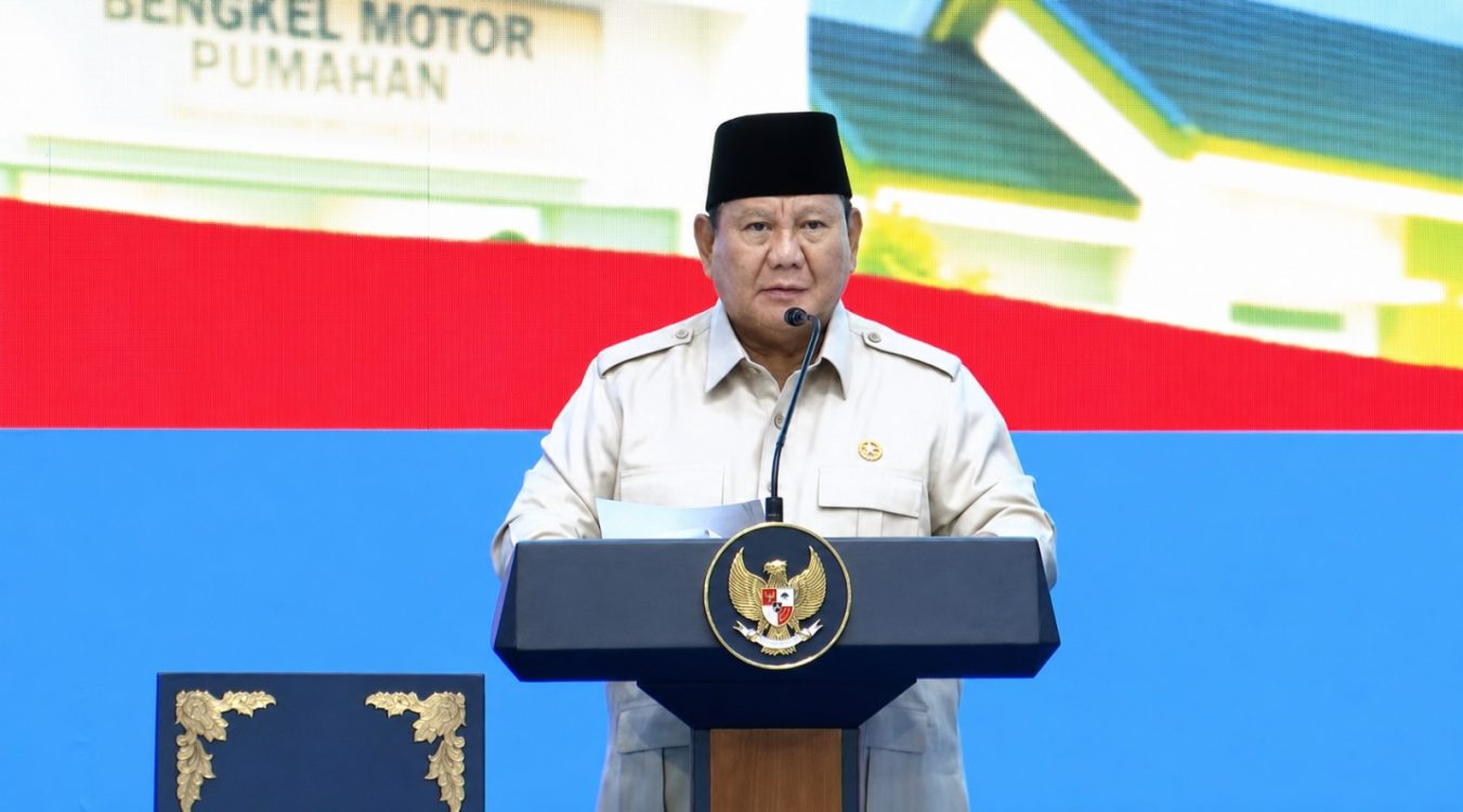 : Presiden Prabowo Subianto saat menghadiri kegiatan Akad Massal 62.000 Unit KPR Rumah Subsidi dan KUR Perumahan senilai Rp880 miliar di Kabupaten Batang, Provinsi Jawa Tengah, pada Kamis (30/7/2026). BPMI Setpres