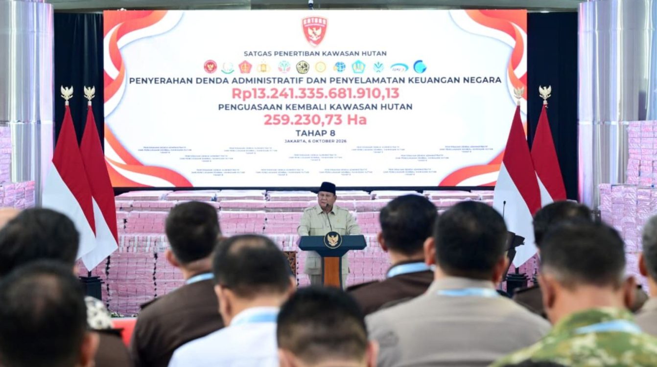 : Presiden Prabowo Subianto menyampaikan sambutannya di Kompleks Kejaksaan Agung Republik Indonesia, Jakarta, pada , Selasa (6/10/2026). (BPMI Setpres/Muchlis Jr)