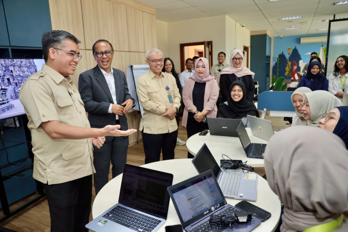 : Program Pemagangan Nasional menjadi salah satu upaya pemerintah memperkecil kesenjangan antara kompetensi lulusan perguruan tinggi dan kebutuhan industri. (Foto: Dok Kemnaker)