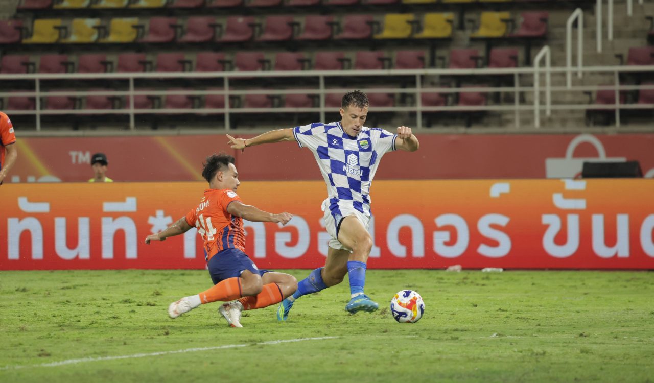 Remontada Persib Bangkit Dan Kalahkan Port Fc 3 1