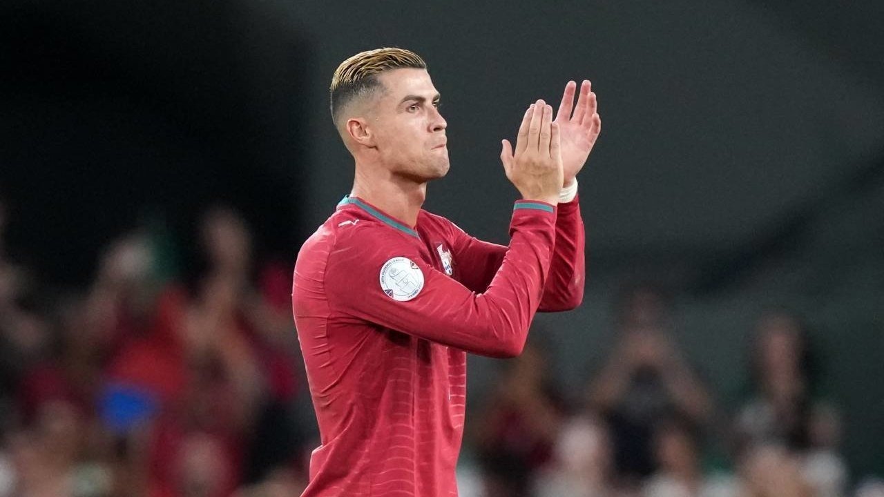 Ronaldo Berikan Penghormatan untuk Lionel Messi usai Pensiun dari Argentina